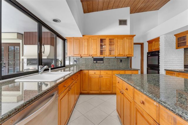 15305 SW 74th Court, Palmetto Bay, FL 33157