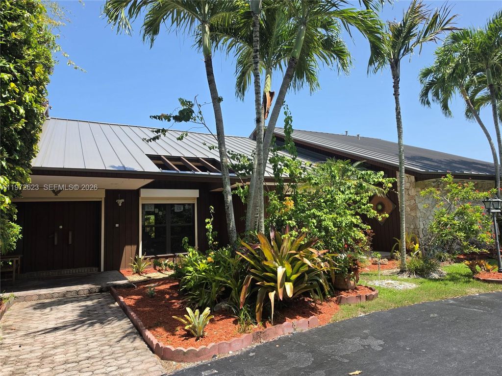 15305 SW 74th Court, Palmetto Bay, FL 33157