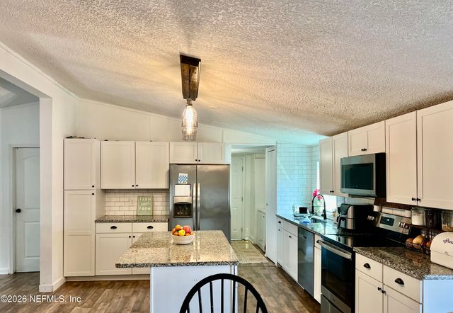 2469 QUARTERHORSE Trail, Middleburg, FL 32068