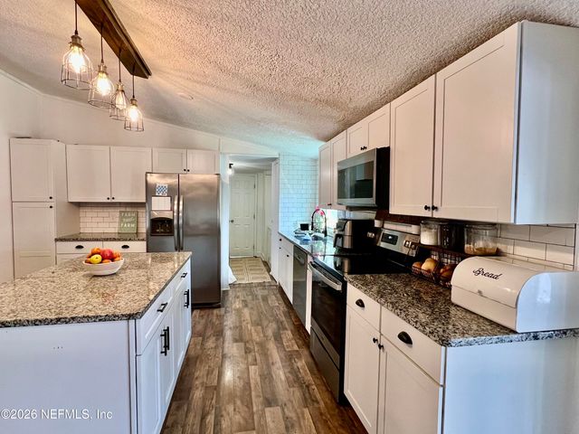 2469 QUARTERHORSE Trail, Middleburg, FL 32068