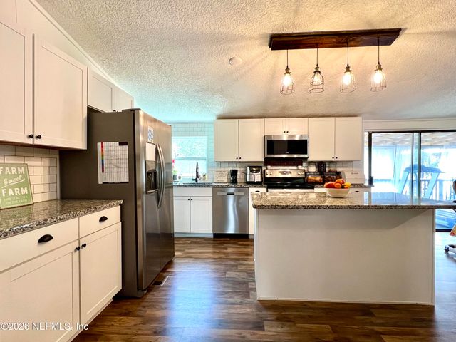 2469 QUARTERHORSE Trail, Middleburg, FL 32068