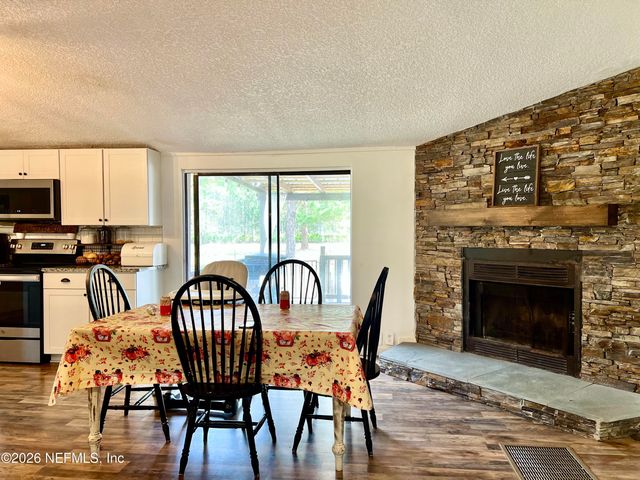 2469 QUARTERHORSE Trail, Middleburg, FL 32068