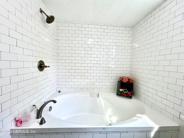 2469 QUARTERHORSE Trail, Middleburg, FL 32068