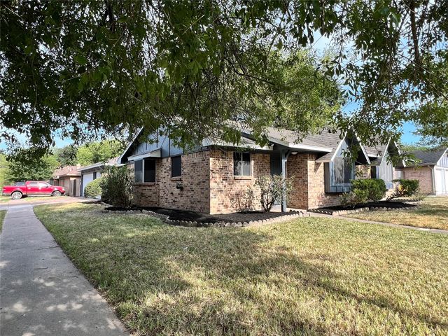 10358 Misty River Drive, Houston, TX 77086