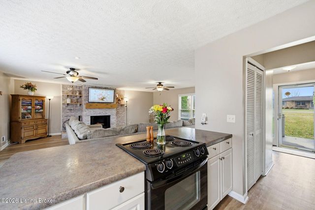 272 Minnie Ln, Shepherdsville, KY 40165