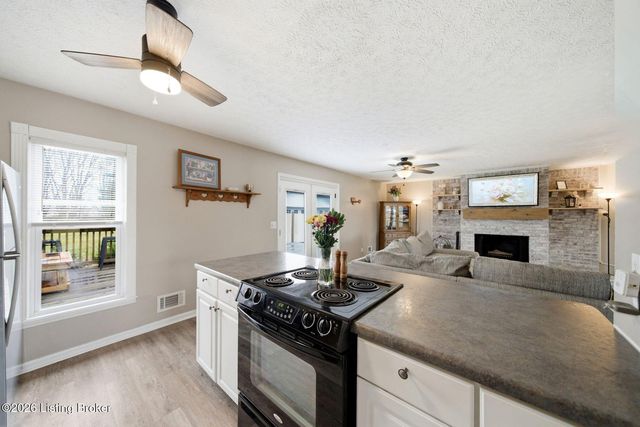 272 Minnie Ln, Shepherdsville, KY 40165