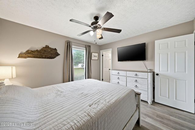 272 Minnie Ln, Shepherdsville, KY 40165