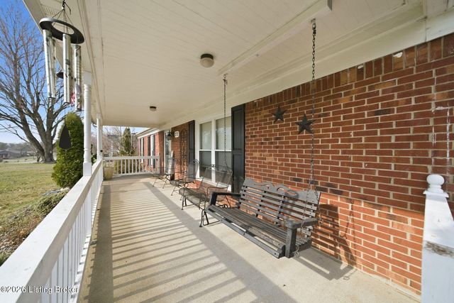 272 Minnie Ln, Shepherdsville, KY 40165