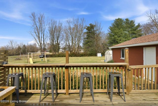 272 Minnie Ln, Shepherdsville, KY 40165