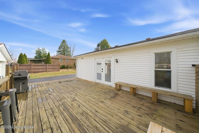 272 Minnie Ln, Shepherdsville, KY 40165