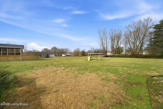 272 Minnie Ln, Shepherdsville, KY 40165