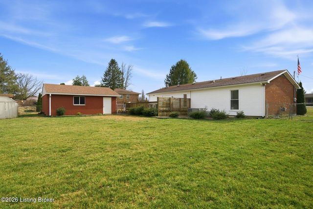 272 Minnie Ln, Shepherdsville, KY 40165