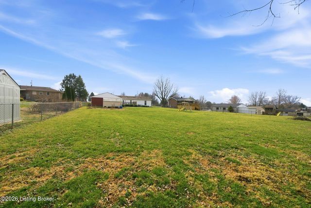 272 Minnie Ln, Shepherdsville, KY 40165