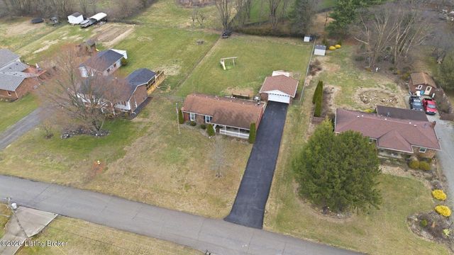 272 Minnie Ln, Shepherdsville, KY 40165