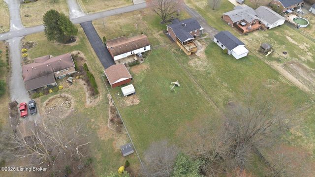 272 Minnie Ln, Shepherdsville, KY 40165