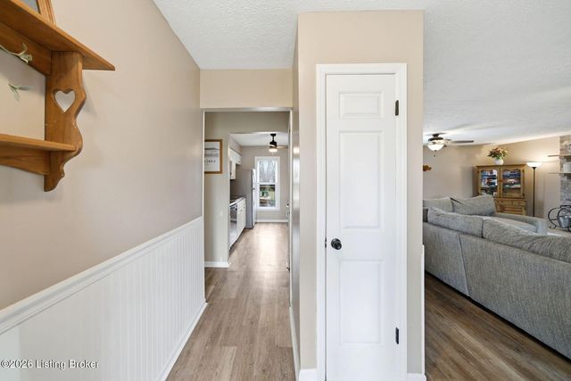 272 Minnie Ln, Shepherdsville, KY 40165