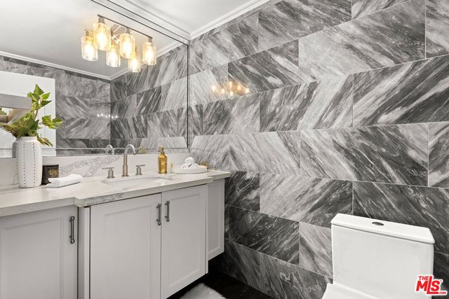 10450 Wilshire Boulevard 8A, Los Angeles, CA 90024