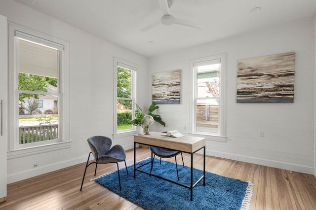 905 E 2nd ST, Austin, TX 78702