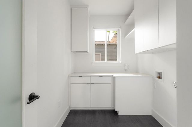 905 E 2nd ST, Austin, TX 78702