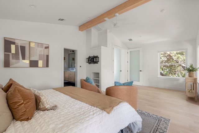 905 E 2nd ST, Austin, TX 78702