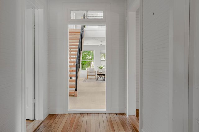 905 E 2nd ST, Austin, TX 78702