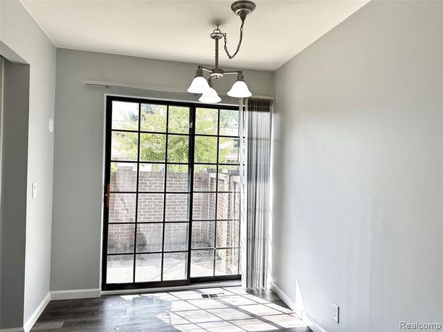2852 Trailwood Drive, Rochester Hills, MI 48309