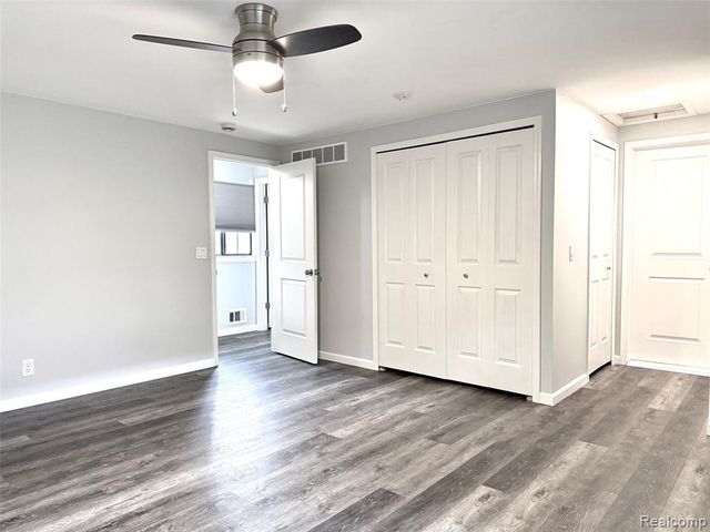 2852 Trailwood Drive, Rochester Hills, MI 48309