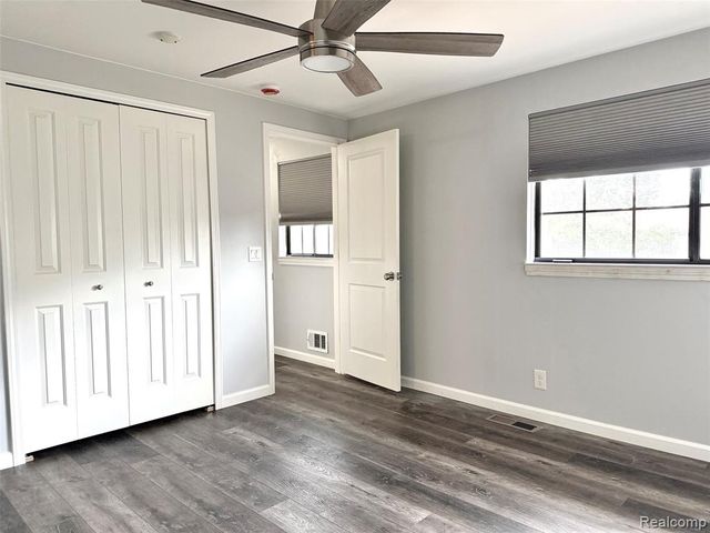 2852 Trailwood Drive, Rochester Hills, MI 48309