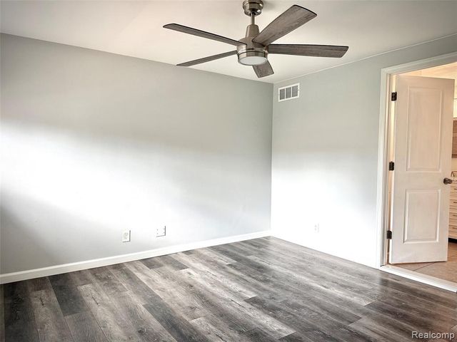 2852 Trailwood Drive, Rochester Hills, MI 48309