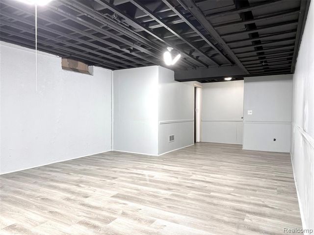 2852 Trailwood Drive, Rochester Hills, MI 48309