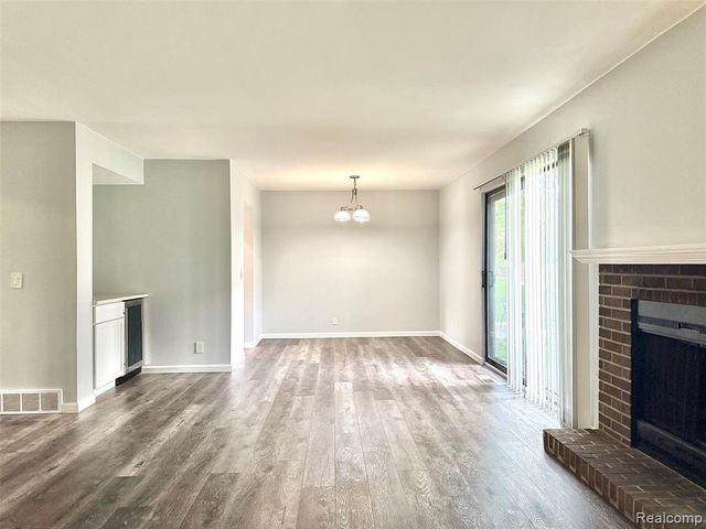 2852 Trailwood Drive, Rochester Hills, MI 48309