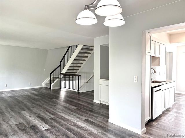 2852 Trailwood Drive, Rochester Hills, MI 48309