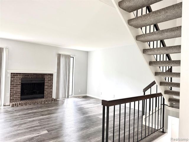 2852 Trailwood Drive, Rochester Hills, MI 48309