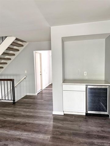 2852 Trailwood Drive, Rochester Hills, MI 48309