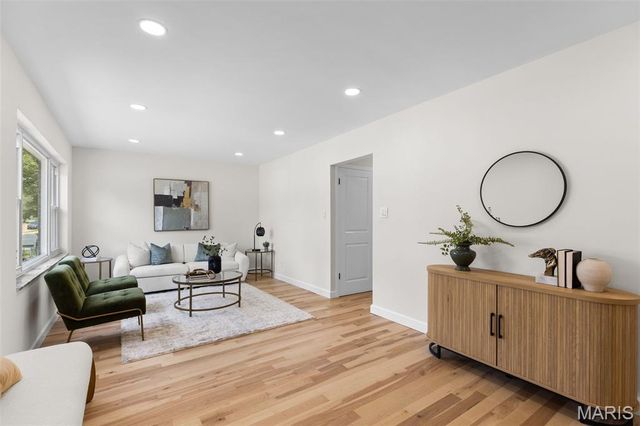 5676 Marquette Avenue, St Louis, MO 63139