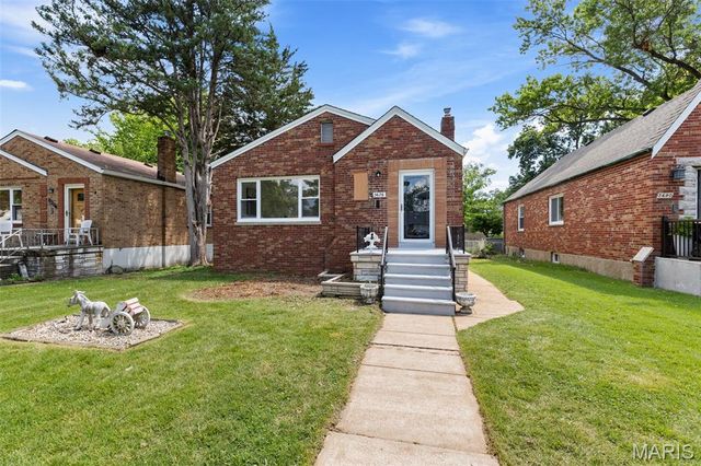 5676 Marquette Avenue, St Louis, MO 63139