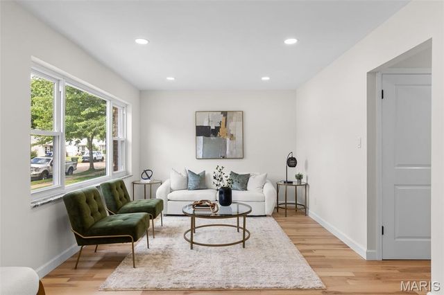 5676 Marquette Avenue, St Louis, MO 63139