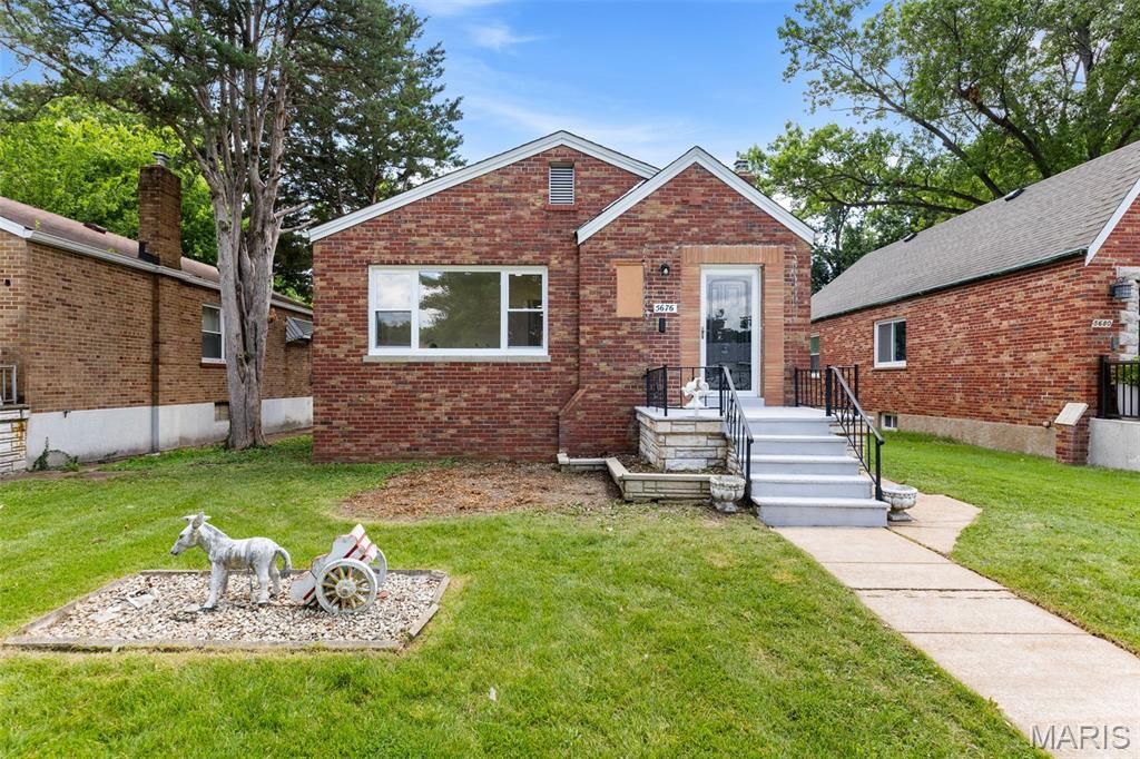 5676 Marquette Avenue, St Louis, MO 63139