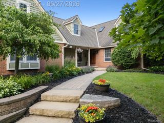 5010 Mallards Landing, Highland Charter Township, MI 48357