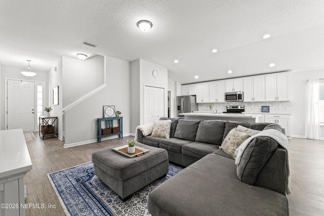 86642 SERENITY LAKE Court, Yulee, FL 32097