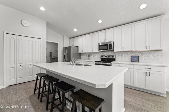 86642 SERENITY LAKE Court, Yulee, FL 32097