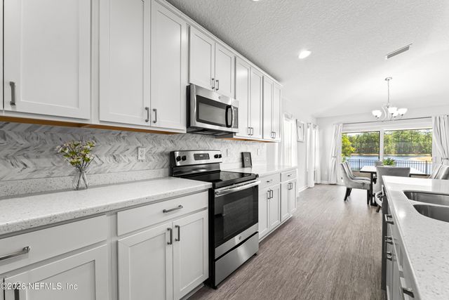 86642 SERENITY LAKE Court, Yulee, FL 32097