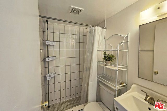 1718 Grafton Street, Los Angeles, CA 90026