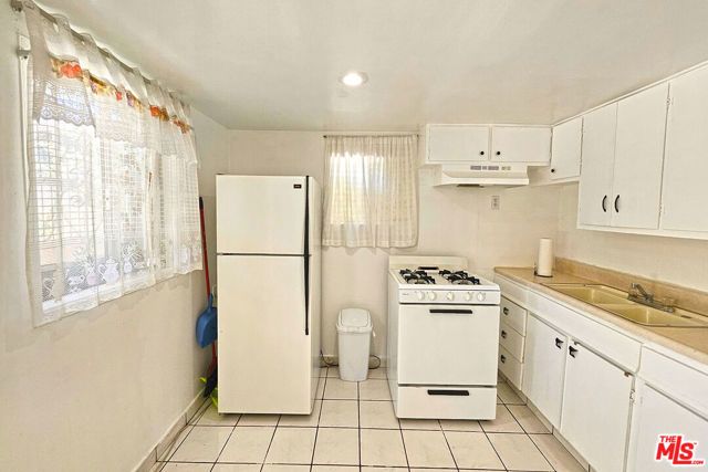 1718 Grafton Street, Los Angeles, CA 90026