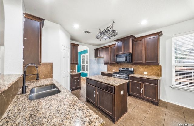 12543 Loving Ml, San Antonio, TX 78253