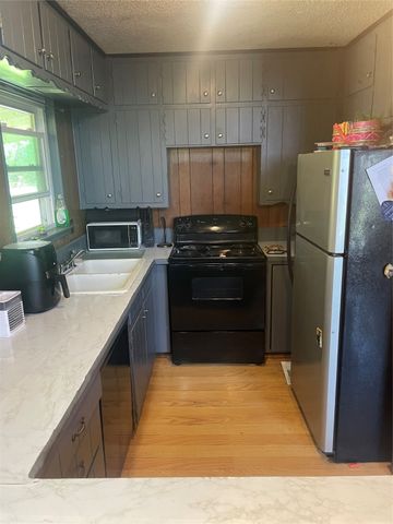 2810 N Mountain View Road, Granbury, TX 76048