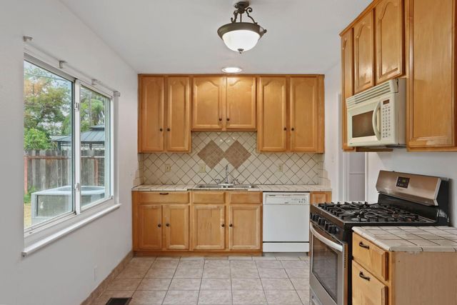 304 E Longview Ave, Stockton, CA 95207