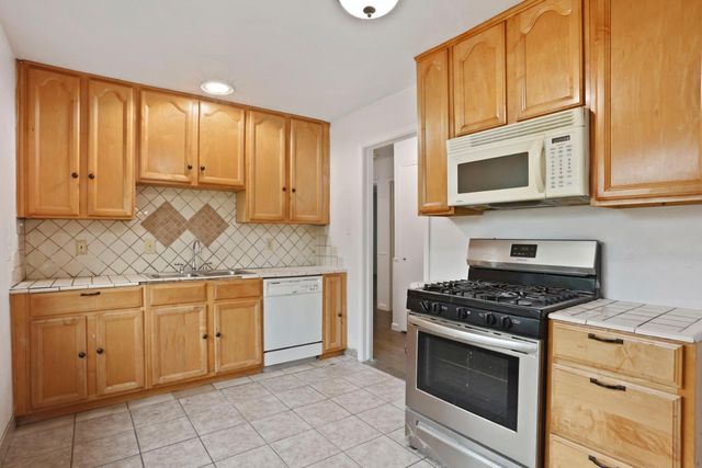 304 E Longview Ave, Stockton, CA 95207