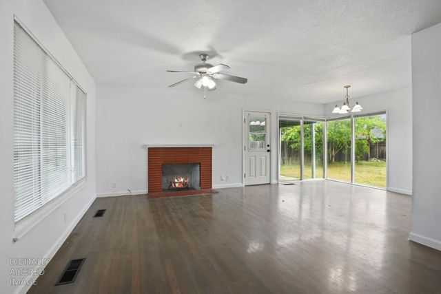 304 E Longview Ave, Stockton, CA 95207