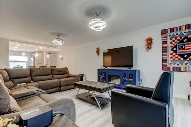 7321 CENTRAL AVENUE 301, St Petersburg, FL 33710